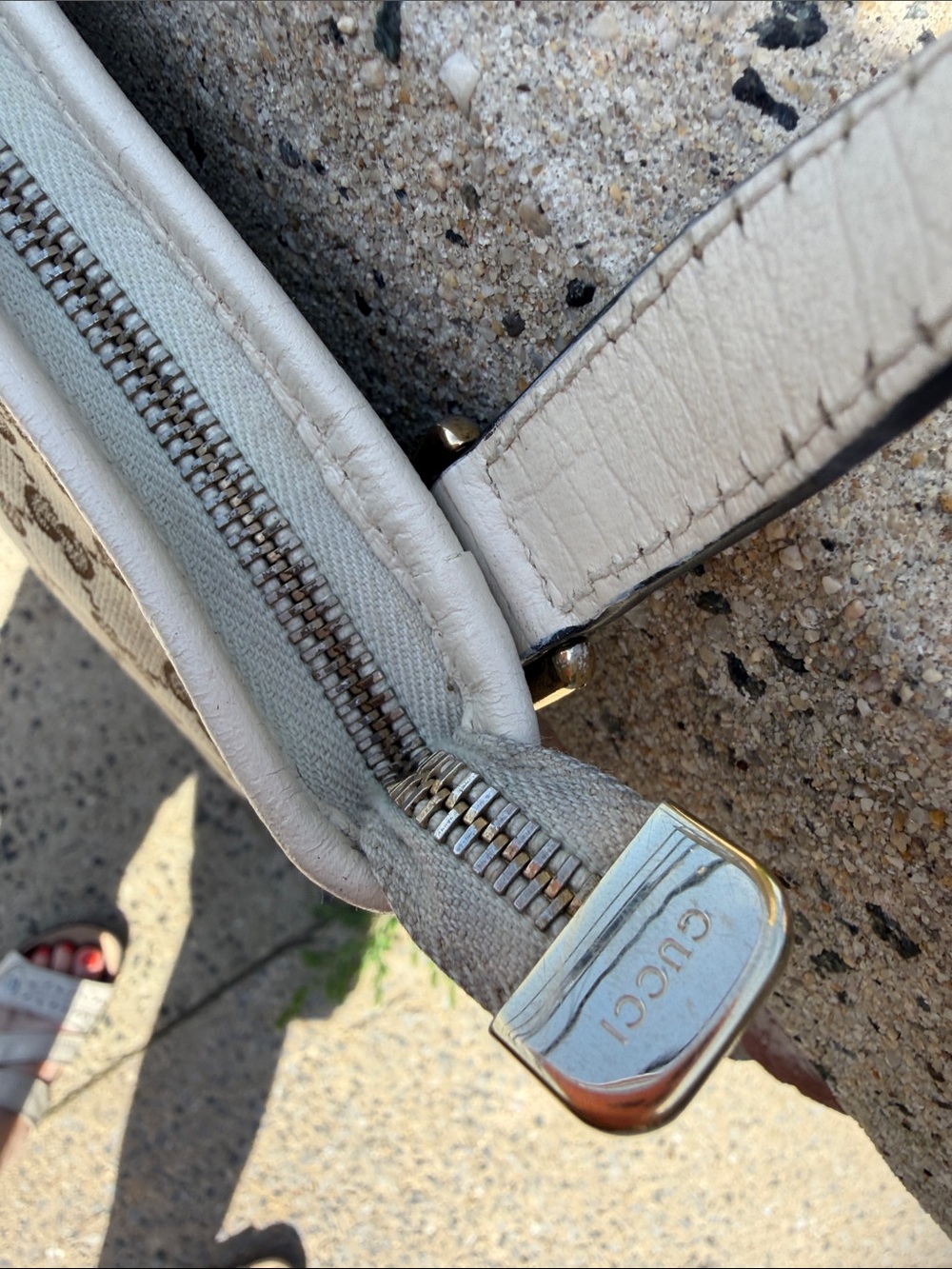 Gucci Beige Monogram Crossbody Bag with Green& Red stripe & COA white leather - Picture 10 of 16